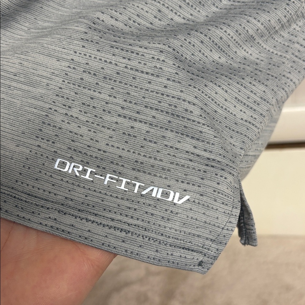 Nike Running T shirt - Picture 10 of 11